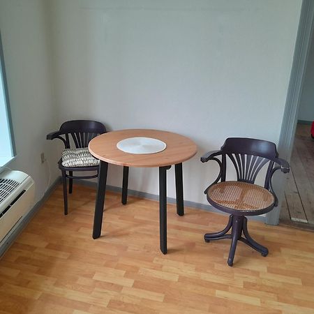 Apartment Mit 2 Zimmern Und Balkon Im Herzen Von Hoyer Højer Exterior foto
